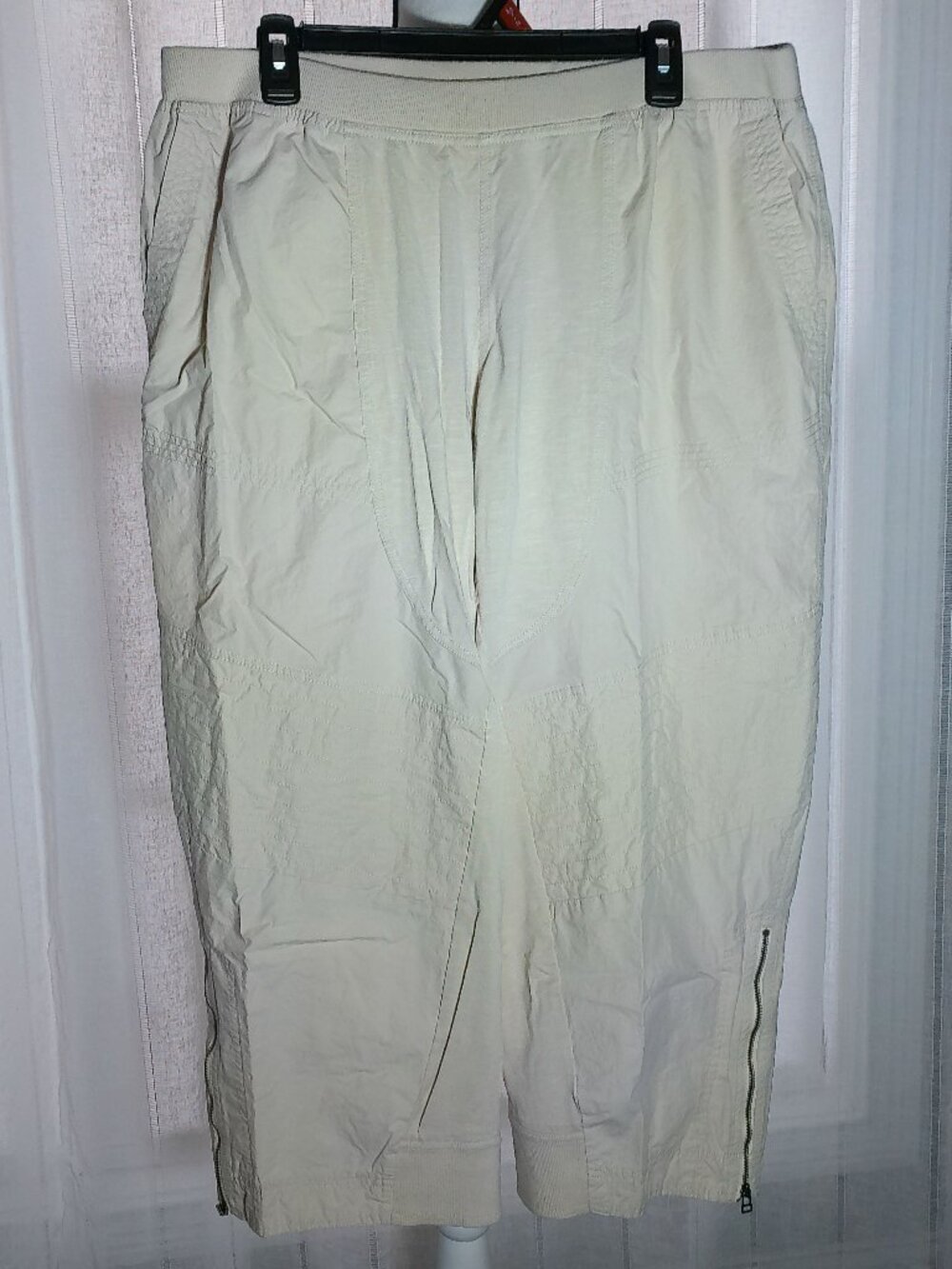 DAILY PRACTICE Anthropologie Pull-On Khaki Capri Pants w/Pockets & Ankle Zip LP